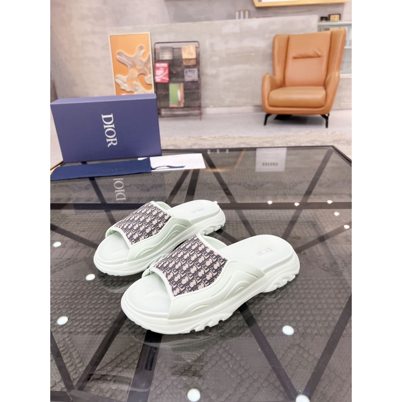ch**an D*or slippers